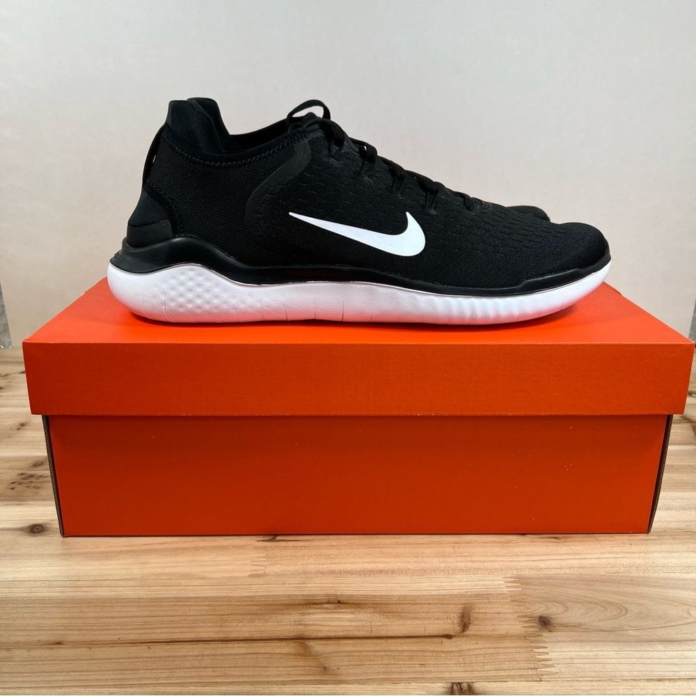 NEW Nike Free Run 2018 Mens road Running training shoes Black white - Picture 2 of 10